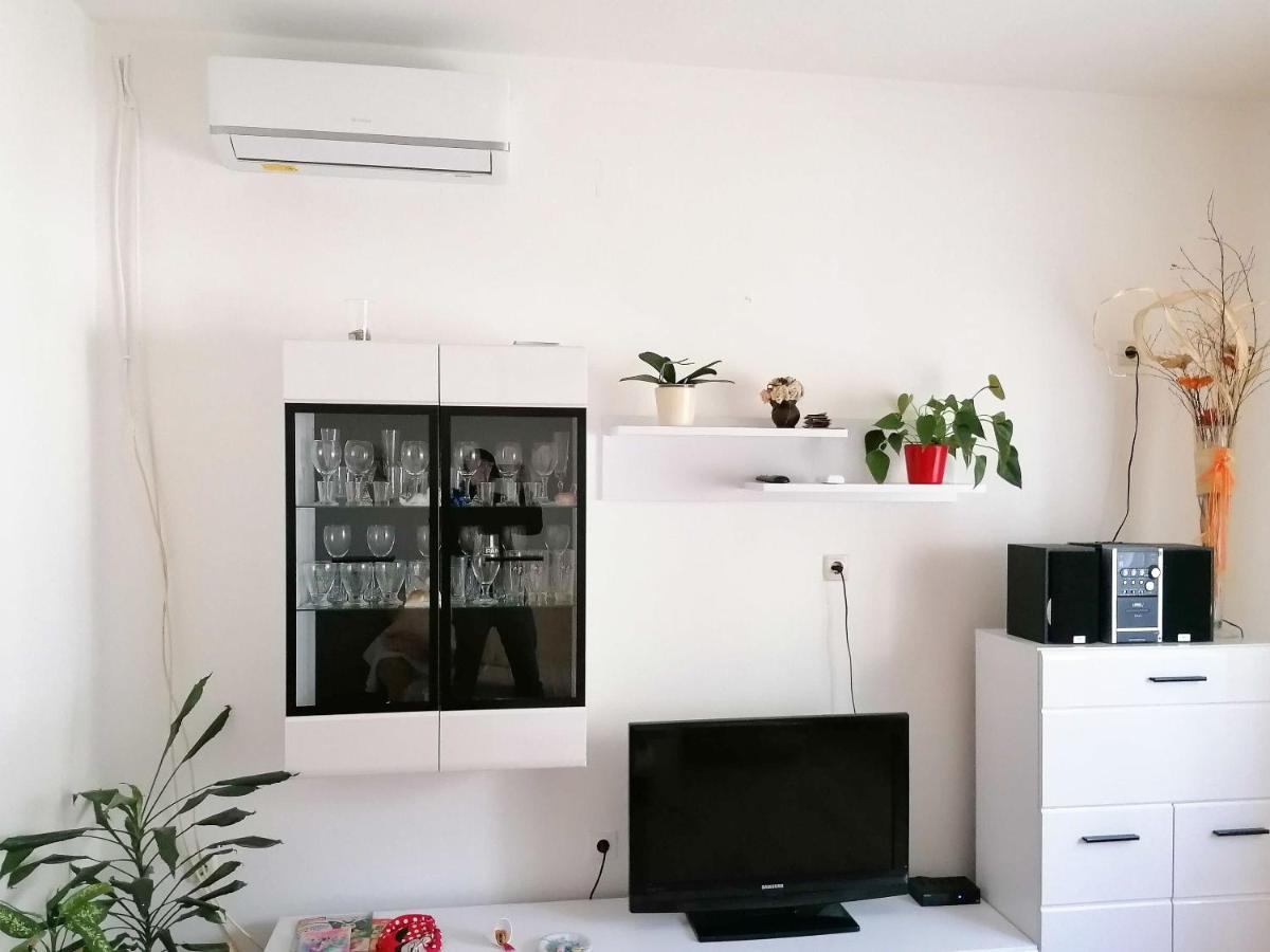 Apartment Ruza Lopar Exterior photo