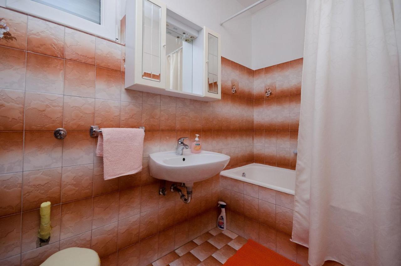 Apartment Ruza Lopar Exterior photo